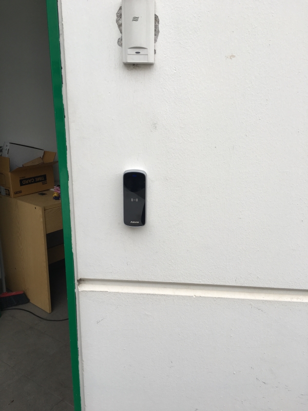 Access Control, Card and PIN, M3 Rfid/Mifare, IP65, Linux, Wi-fi and Bluetooth 